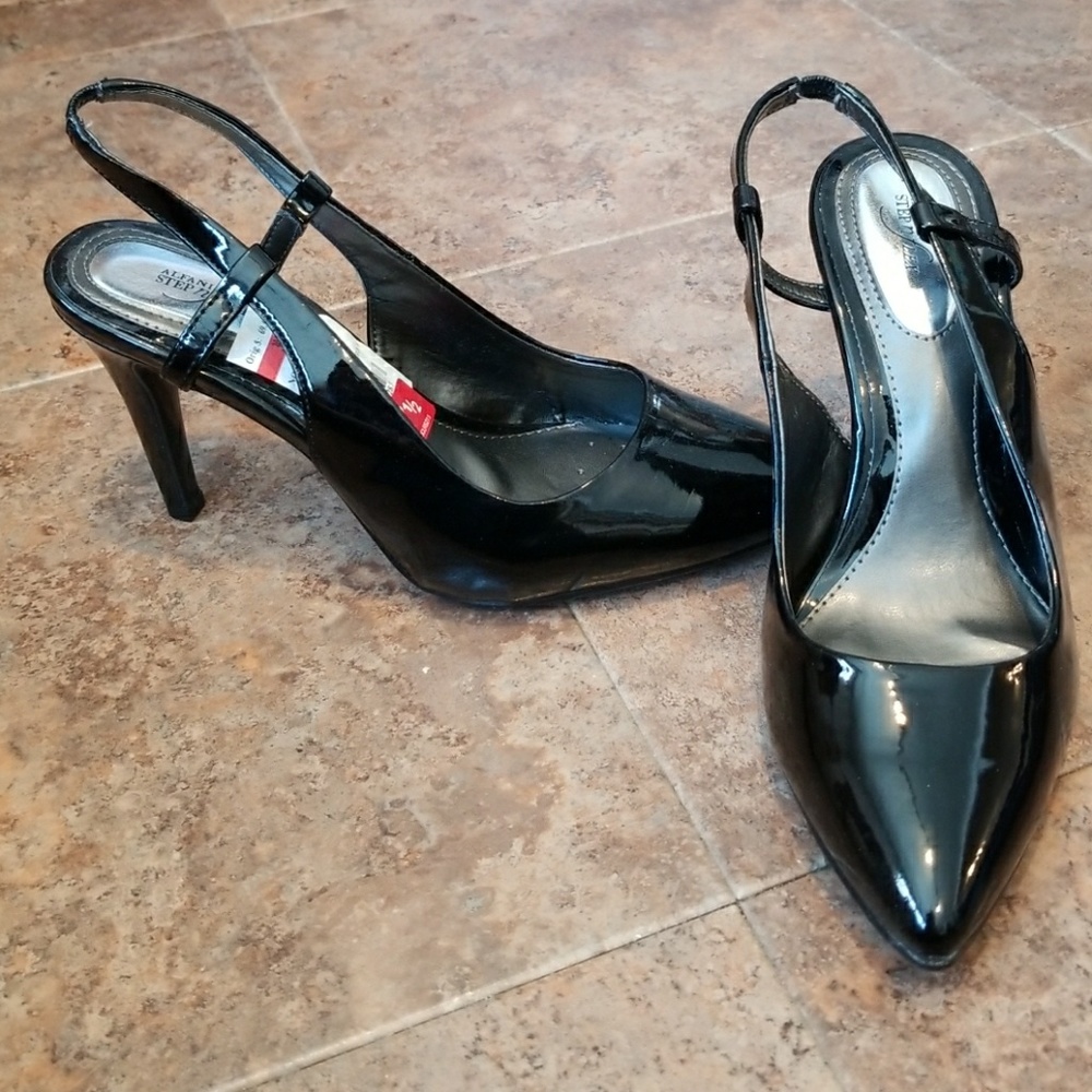 Never worn Slingbacks